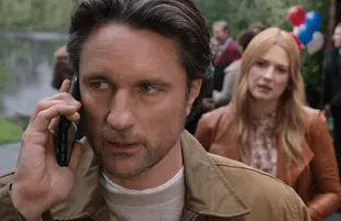 Martin Henderson and Alexandra Breckenridge in Virgin River (Photo: Netflix)