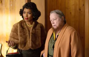 Angela Bassett and Kathy Bates in American Horror Story: Freak Show (Photo: Michele K. Short/FX/Everett Collection)
