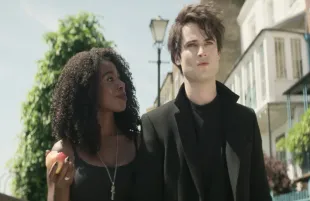 Kirby Howell-Baptiste and Tom Sturridge in The Sandman. (Photo: Netflix)