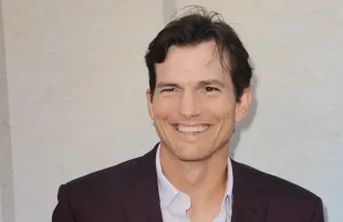 Ashton Kutcher (Photo: Elizabeth Goodenough/Everett Collection)