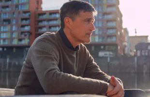 Matthew Fox in Last Light (Photo: Peacock)