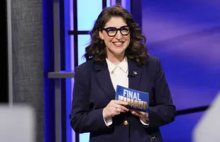Mayim Bialik hosts Jeopardy!. (Photo: ABC) 