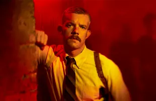 Russell Tovey in American Horror Story: NYC (Photo: Pari Dukovic/FX)