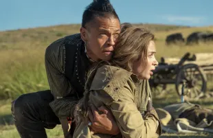 Chaske Spencer and Emily Blunt in The English (Photo: Diego Lopez Calvin/Prime Video)