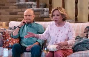 Debra Jo Rupp and Kurtwood Smith in That '90s Show. (Photo: Netflix)