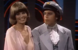 Captain and Tennille try to survive their variety show (Photo: Paramount+)