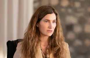 Kathryn Hahn in Tiny Beautiful Things (Photo: Hulu)