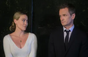 Sophie (Hilary Duff) and Barney (Neil Patrick Harris) on How I Met Your Father (Photo: Patrick Wymore/Hulu)