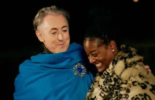 Alan Cumming and Cirie Fields in The Traitors. (Photo: Peacock)