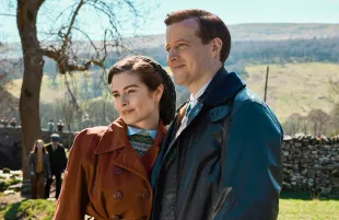 Rachel Shenton and Nicholas Ralph in All Creatures Great and Small Season 4 (Photo: Playground Entertainment and Masterpiece)