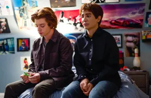 Thomas Barbusca and Nasim Pedrad in Chad (Photo: Roku)