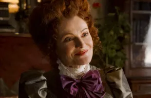 Rebecca Wisocky in Ghosts (Photo: CBS)