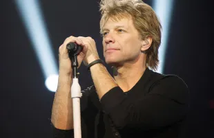 Jon Bon Jovi in Thank You, Goodnight (Photo: Hulu)