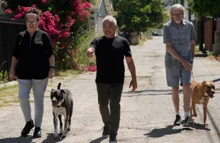 Cesar Millan with human and dog clients in Better Human, Better Dog (Photo: National Geographic)
