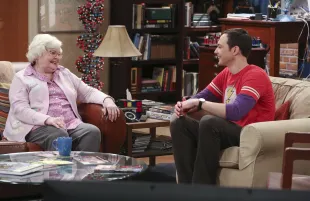 THE BIG BANG THEORY, l-r: June Squibb, Jim Parsons in 'The Meemaw Materialization' (Season 9, Episode 14, aired February 4, 2016). ph: Michael Yarish/©CBS/courtesy Everett Collection