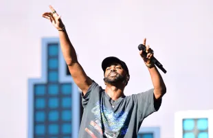 Big Sean Responds to Claims of Surgically Enhanced Abs (Source: Photo By: Steven Ferdman/Everett Collection)