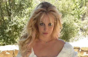 Internet reacts as Britney Spears claims to adopt baby girl