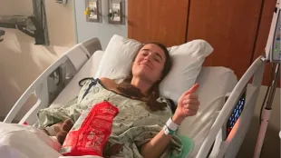 Thumbs-up from a hospital bed in a January 3, 2025 Instagram post by the late actress. (Image via Instagram @/itskelleymack) 