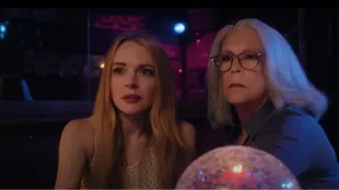  Lindsay Lohan and Jamie Lee Curtis in Freakier Friday (Image via Youtube/@Disney)