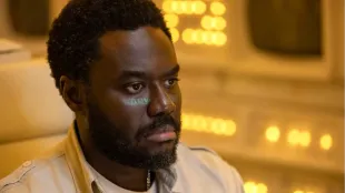Babou Ceesay plays Morrow, Cyborg introduced to the franchise in Alien: Earth (Image via FX Networks)