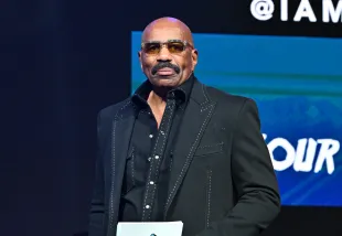 Celebrity Family Feud host Steve Harvey (Image via Getty)