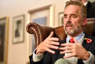 Jordan Peterson addresses students at The Cambridge Union on November 02, 2018 in Cambridge, Cambridgeshire. (Photo by Chris Williamson/Getty Images)