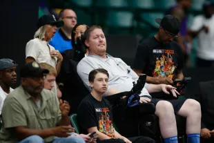 Shawn Bradley was paralyzed due to a spinal injury following an accident (Photo by Tim Heitman/Getty Images)