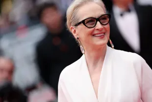 CANNES, FRANCE - MAY 14: Meryl Streep attends "Le Deuxième Acte" ("The Second Act") Screening & opening ceremony red carpet at the 77th annual Cannes Film Festival at Palais des Festivals on May 14, 2024 in Cannes, France. (Photo by Vittorio Zunino Celotto/Getty Images)