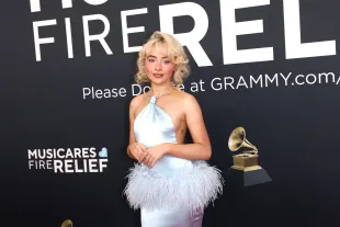 LOS ANGELES, CALIFORNIA - FEBRUARY 02: Sabrina Carpenter attends the 67th Annual GRAMMY Awards on February 02, 2025 in Los Angeles, California.  (Photo by Matt Winkelmeyer/Getty Images for The Recording Academy)