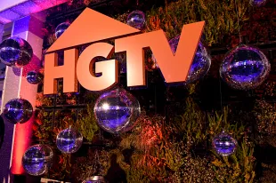 Renovation Resort Showdown on HGTV (Image via Getty) 