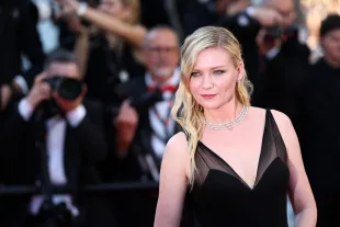 CANNES, FRANCE - MAY 17: Kirsten Dunst attends the "Kinds Of Kindness" Red Carpet at the 77th annual Cannes Film Festival at Palais des Festivals on May 17, 2024 in Cannes, France. (Photo by Vittorio Zunino Celotto/Getty Images)