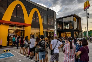 McDonald’s Opening Hours on August Bank Holiday 2025 (Image via Getty)