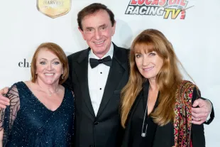 Charlotte and Forrest Lucas with actress Jane Seymour in February 2017 (Image via Greg Doherty/Getty Images)