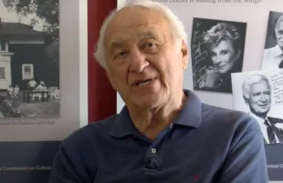 Jerry Adler passed away at 96 (Image via YouTube/IvorytonPlayhouse)