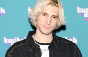 xQc Raises Concerns Over Alleged View-Botting Practices on Twitch (Image via Getty)