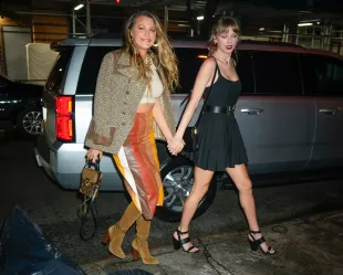 NEW YORK, NEW YORK - SEPTEMBER 30: Blake Lively (L) and Taylor Swift are seen on September 30, 2023 in New York City. (Photo by Gotham/GC Images)