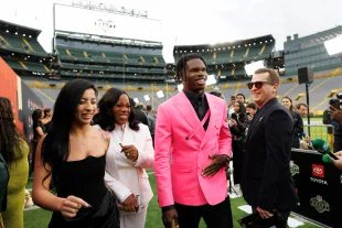 Travis Hunter Leanna Lenee made their relationship official in 2022 (Image via Getty)