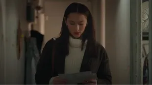 Lola Tung as Belly reading Conrad’s letter in The Summer I Turned Pretty Season 3, Official Final Trailer | Image courtesy: YouTube/@PrimeVideo / Prime Video