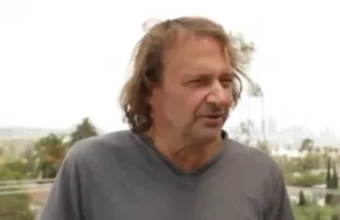 Scott Spiegel (Image via YouTube/@DarcyTheMailGirl)