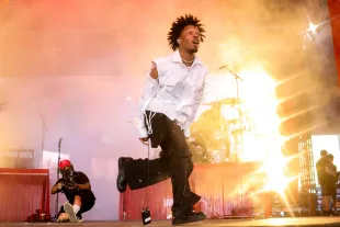 INDIO, CALIFORNIA - APRIL 11: (FOR EDITORIAL USE ONLY) d4vd performs at the Gobi Tent during the 2025 Coachella Valley Music and Arts Festival at Empire Polo Club on April 11, 2025 in Indio, California. (Photo by Emma McIntyre/Getty Images for Coachella)