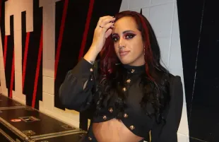 Ava Raine posing for a picture (Image via Instagram/@avawwe_)