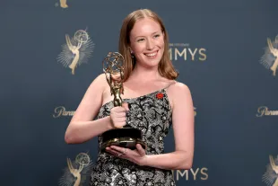 Hannah Einbinder Addresses “Free Palestine” Statement After Emmy Win (Photo by Kevin Mazur/Getty Images)