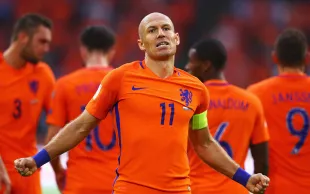 Arjen Robben has now started playing padel after retiring from football around four years ago (Image via Getty)