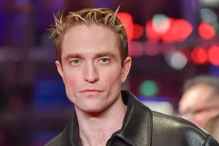 BERLIN, GERMANY - FEBRUARY 15: Robert Pattinson attends the "Mickey 17" premiere during the 75th Berlinale International Film Festival Berlin at Berlinale Palast on February 15, 2025 in Berlin, Germany. (Photo by Dominique Charriau/WireImage)