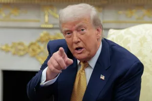 WASHINGTON, DC - JULY 22: U.S. President Donald Trump calls on a reporter during a meeting with Philippine President Ferdinand Marcos Jr. in the Oval Office at the White House on July 22, 2025 in Washington, DC. Trump and Marcos are expected to discuss trade tariffs, increasing security cooperation in the face of China’s growing maritime power in the West Philippine Sea and other topics. (Photo by Chip Somodevilla/Getty Images)
