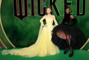 The newly unveiled cover has sparked both praise and panic, with netizens debating its dark aesthetic.