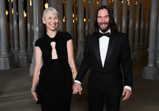 (L-R) Alexandra Grant and Keanu Reeves, wearing Gucci, attend the 2023 LACMA Art+Film Gala (Image via Getty)