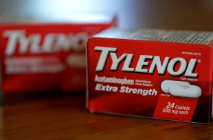 Tylenol (Photo Illustration by Justin Sullivan/Getty Images)