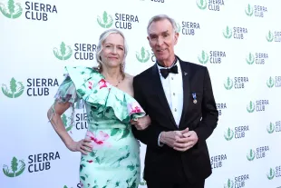 (L-R) Liza Mundy and Bill Nye attend Sierra Club's 2025 Trail Blazers Ball on April 02, 2025 in Los Angeles, California. (Image via Getty)