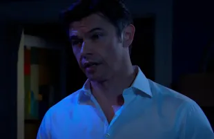 Xander Kiriakis taking to Sarah (Image via YouTube / Days of Our Lives)